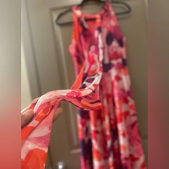 Beautiful Long Eliza J Floral Dress - Picture 5 of 9